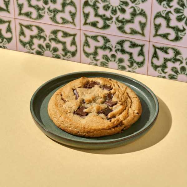Chocolate chip cookie